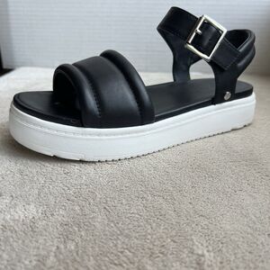 UGG Zayne Black Leather White Platform Sole Flat Sandal Women 5 Ankle Strap